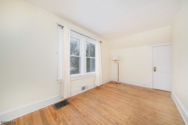 38 Inwood Rd, Chatham Boro, NJ 07928