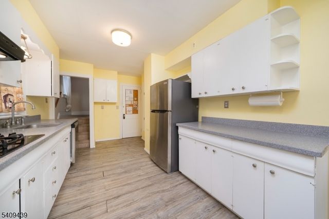 38 Inwood Rd, Chatham Boro, NJ 07928