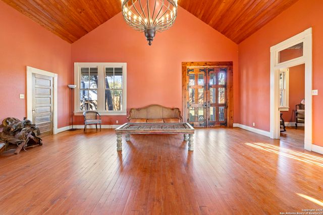 980 Old Boerne, Bulverde, TX 78163