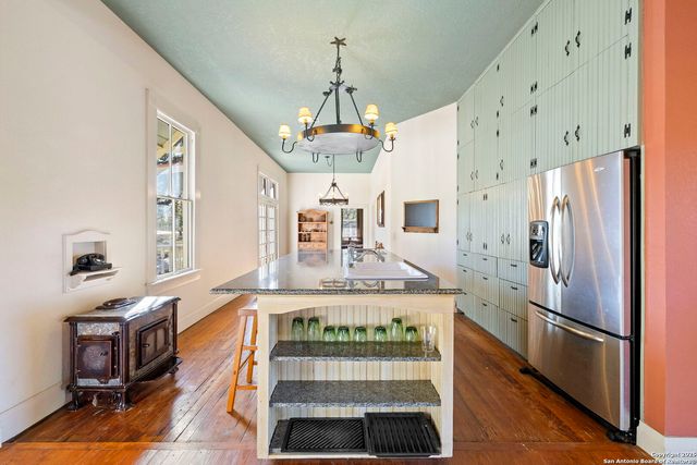 980 Old Boerne, Bulverde, TX 78163