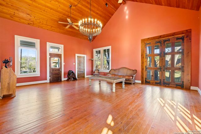 980 Old Boerne, Bulverde, TX 78163