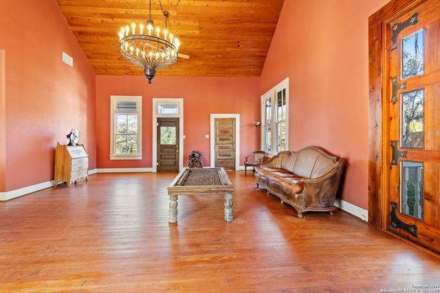 980 Old Boerne, Bulverde, TX 78163