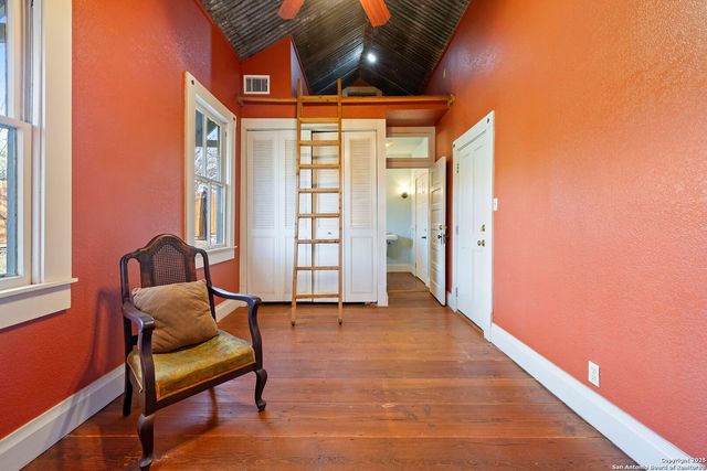 980 Old Boerne, Bulverde, TX 78163