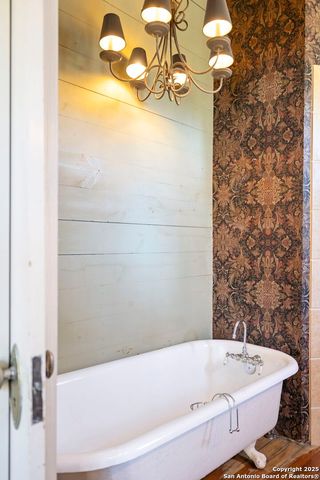 980 Old Boerne, Bulverde, TX 78163