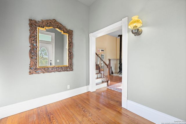 980 Old Boerne, Bulverde, TX 78163