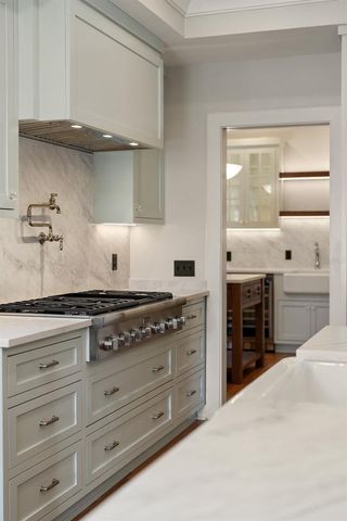 250 MIRROR LAKE DRIVE N, St Petersburg, FL 33701