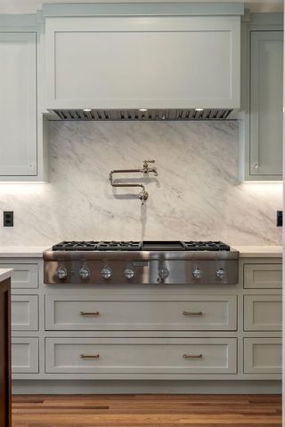 250 MIRROR LAKE DRIVE N, St Petersburg, FL 33701