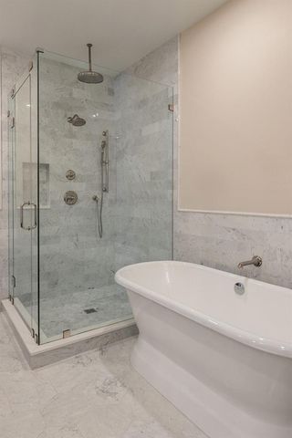250 MIRROR LAKE DRIVE N, St Petersburg, FL 33701