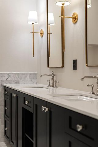 250 MIRROR LAKE DRIVE N, St Petersburg, FL 33701