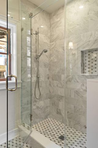 250 MIRROR LAKE DRIVE N, St Petersburg, FL 33701