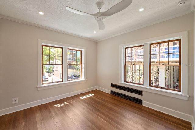 250 MIRROR LAKE DRIVE N, St Petersburg, FL 33701
