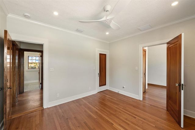 250 MIRROR LAKE DRIVE N, St Petersburg, FL 33701