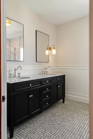 250 MIRROR LAKE DRIVE N, St Petersburg, FL 33701