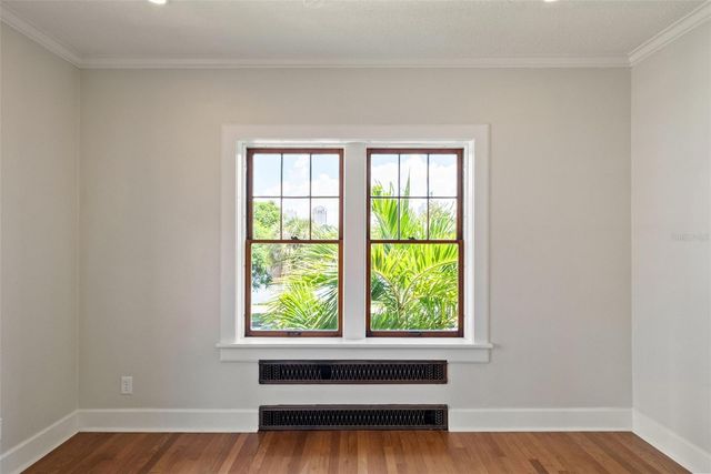 250 MIRROR LAKE DRIVE N, St Petersburg, FL 33701