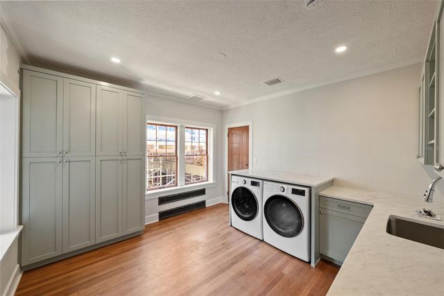 250 MIRROR LAKE DRIVE N, St Petersburg, FL 33701