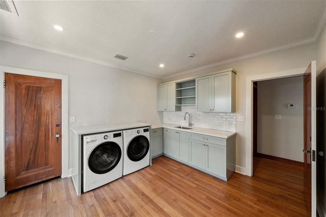 250 MIRROR LAKE DRIVE N, St Petersburg, FL 33701