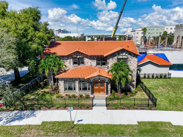 250 MIRROR LAKE DRIVE N, St Petersburg, FL 33701