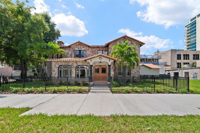 250 MIRROR LAKE DRIVE N, St Petersburg, FL 33701