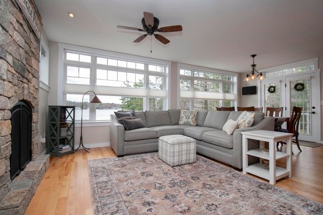 271 Pond View Drive, Hampstead, NH 03826