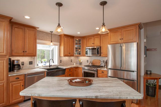 271 Pond View Drive, Hampstead, NH 03826