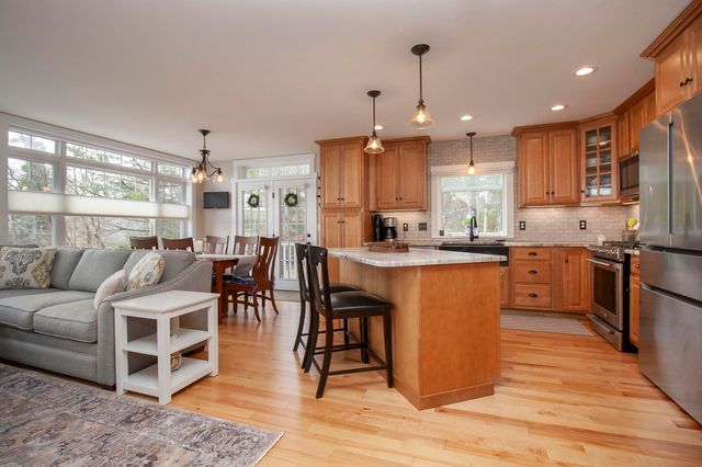 271 Pond View Drive, Hampstead, NH 03826