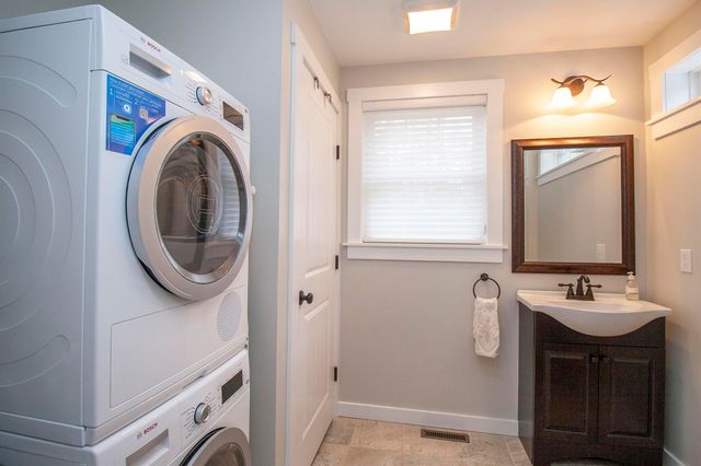 271 Pond View Drive, Hampstead, NH 03826