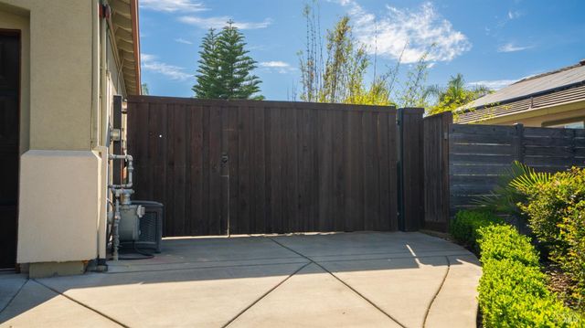3862 Clay Bank Rd, Fairfield, CA 94533