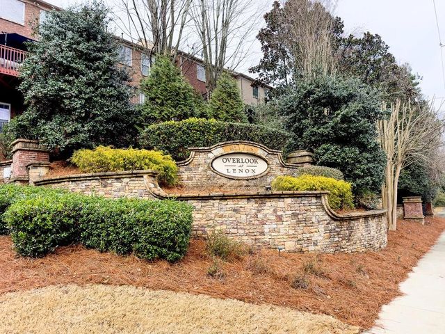 2876 Overlook NE Way, Atlanta, GA 30324