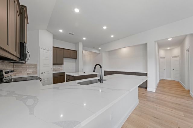 2452 Acacia Road, Cleburne, TX 76033