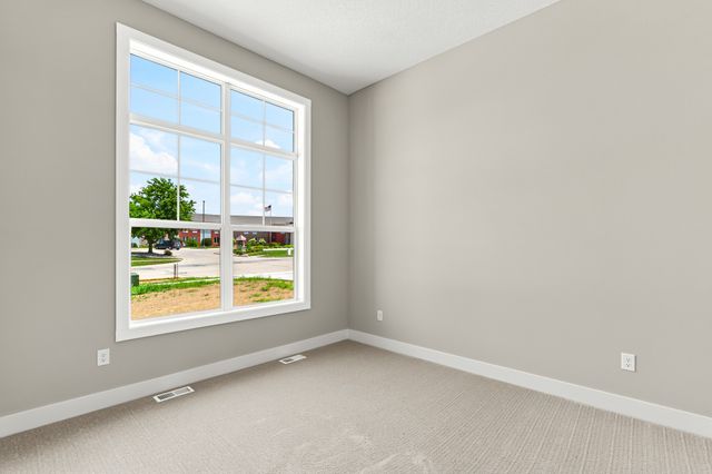 2531 Bos Landen Drive, Pella, IA 50219