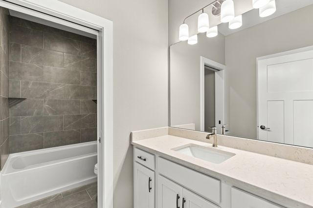 2531 Bos Landen Drive, Pella, IA 50219