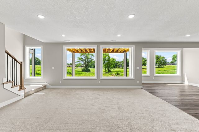 2531 Bos Landen Drive, Pella, IA 50219