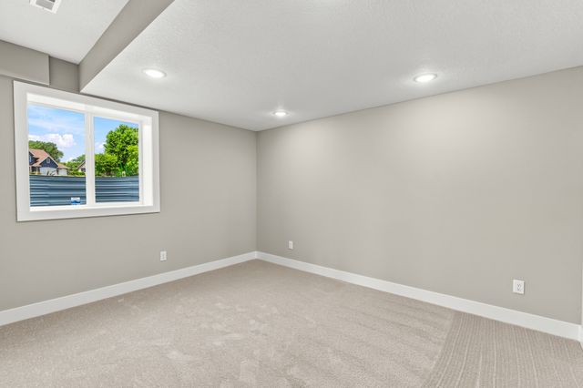 2531 Bos Landen Drive, Pella, IA 50219