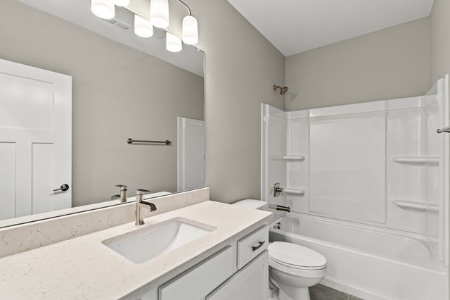 2531 Bos Landen Drive, Pella, IA 50219