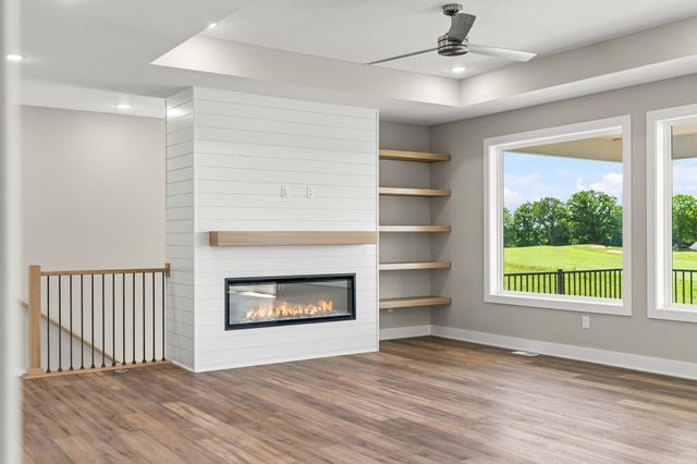 2531 Bos Landen Drive, Pella, IA 50219