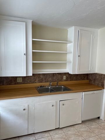 6 Hadwen Lane 1, Worcester, MA 01602
