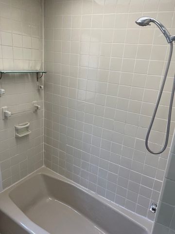 6 Hadwen Lane 1, Worcester, MA 01602