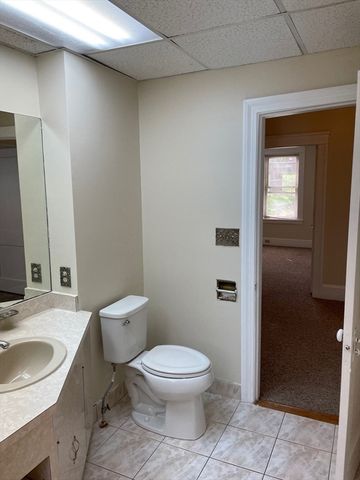 6 Hadwen Lane 1, Worcester, MA 01602
