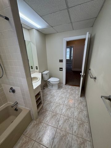6 Hadwen Lane 1, Worcester, MA 01602