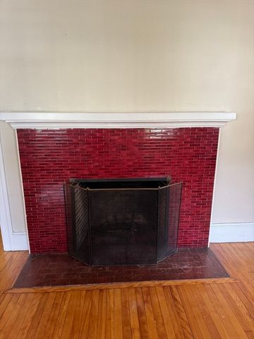 6 Hadwen Lane 1, Worcester, MA 01602