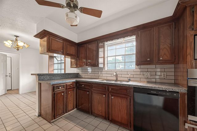 12835 Woodlite Lane, Houston, TX 77015