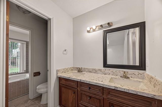 12835 Woodlite Lane, Houston, TX 77015