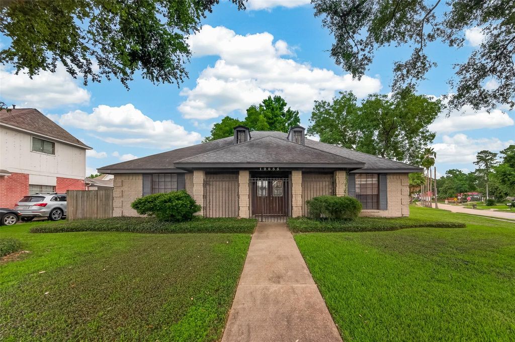 12835 Woodlite Lane, Houston, TX 77015