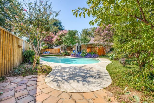 827 Teakwood Place, Richardson, TX 75080