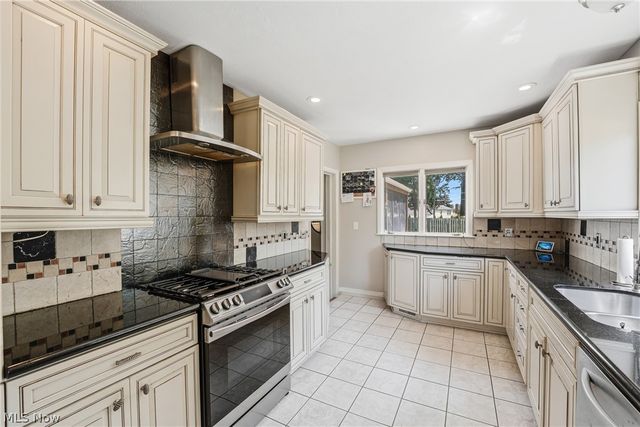 105 Ridgewood Drive, Boardman, OH 44512