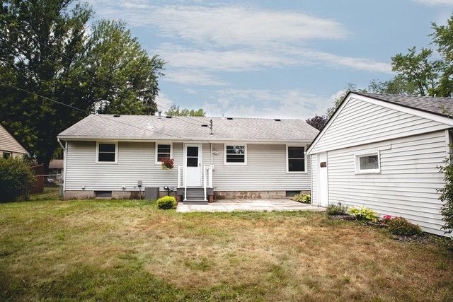9526 Quaker Lane N, Maple Grove, MN 55369