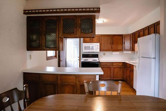 9526 Quaker Lane N, Maple Grove, MN 55369