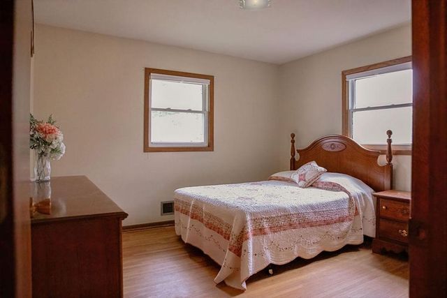 9526 Quaker Lane N, Maple Grove, MN 55369