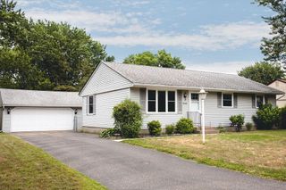 9526 Quaker Lane N, Maple Grove, MN 55369