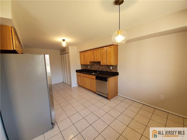 1606 Edison Glen Terrace, Edison, NJ 08837